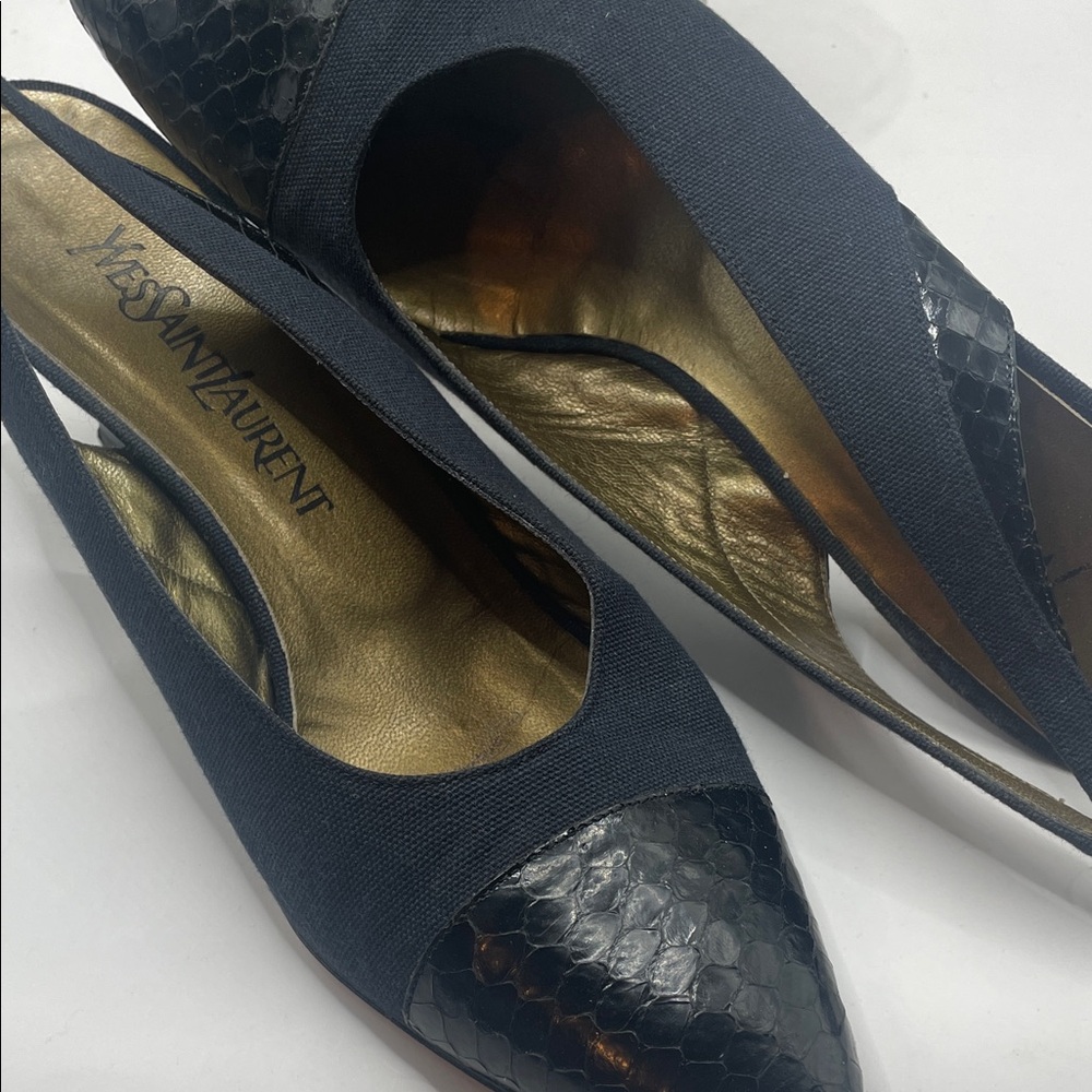 SOLD!!!!!!!Yves Saint Laurent Black and Gold Heels 000763